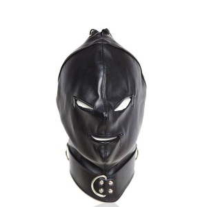 Capuz com Abertura nos Olhos e Ajuste Traseiro com Cordões