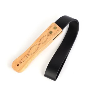 Palmatória de Luxo em Couro Sintético com Cabo de Madeira